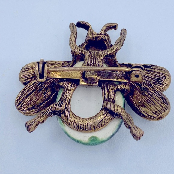 An Antique Gold Tone Bee  With A With A aqua Green And Blackish Stripe Body Pin - Picture 2 of 4